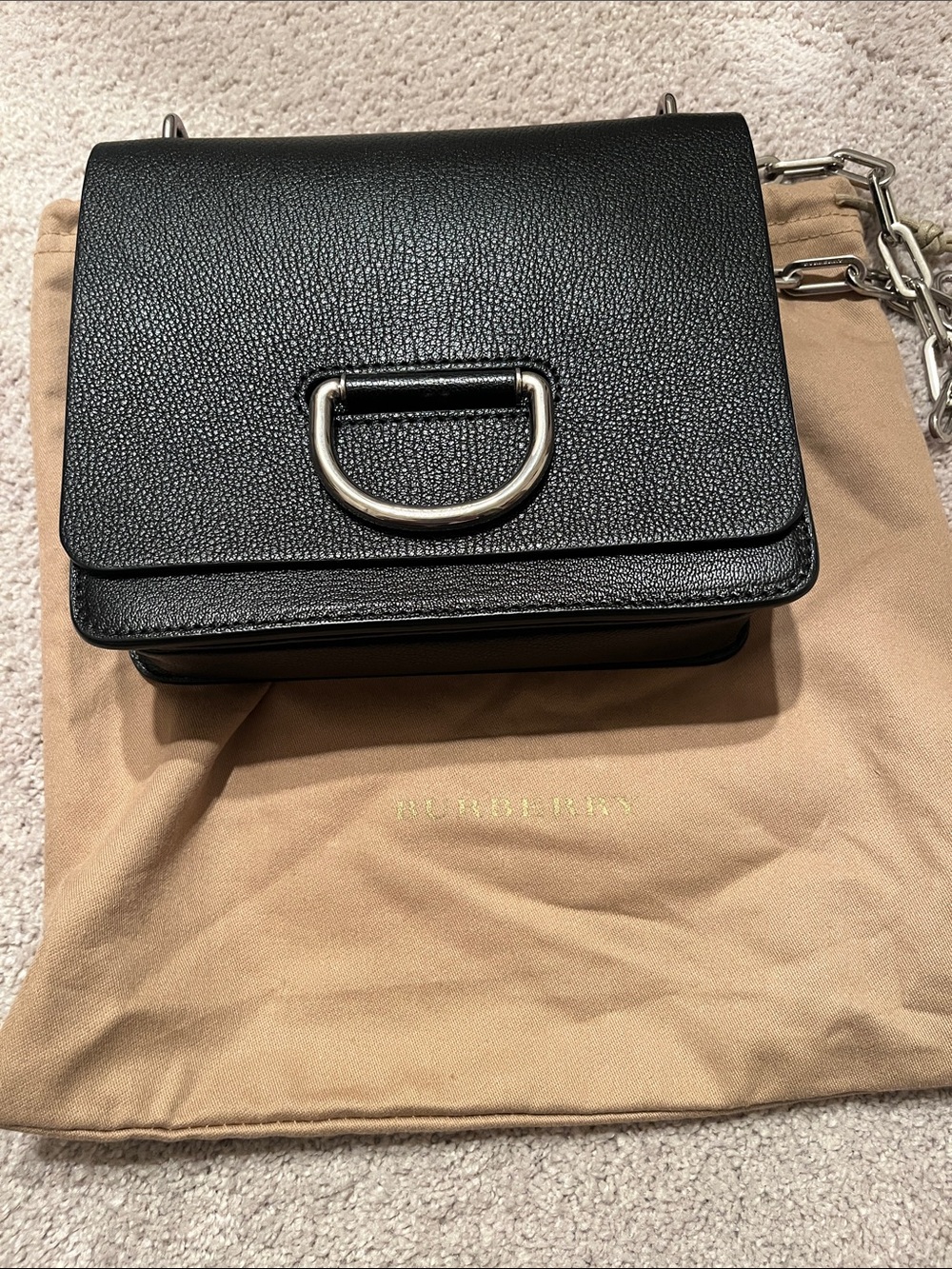 Small Burberry D-Ring Leather Bag - Picture 2 of 12